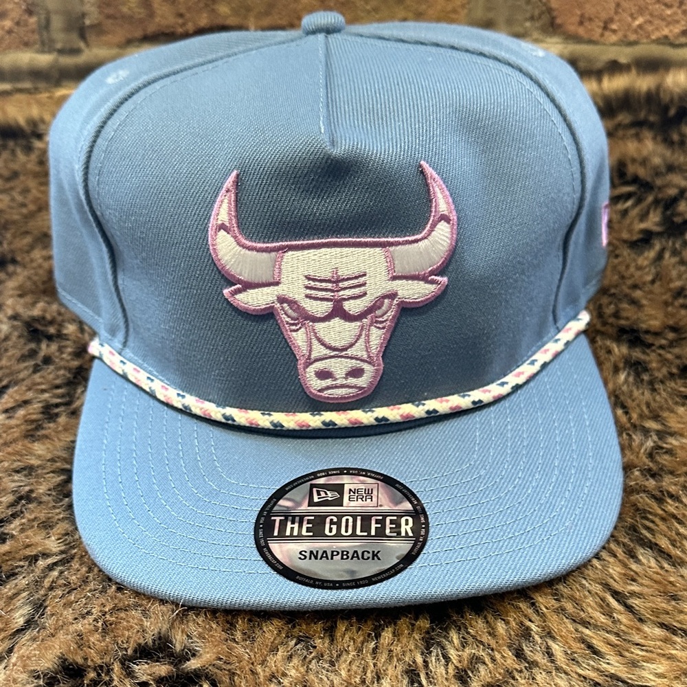 Chicago Bulls New Era The Golfer Snapback Hat. Blue/Pink/White. New.